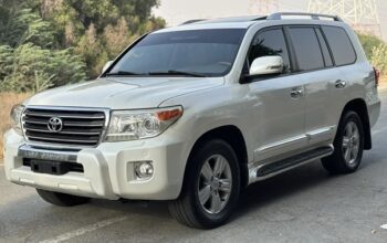 TOYOTA LAND CRUISER—2014–GCC—FREE ACCIDENT—LOW MIL