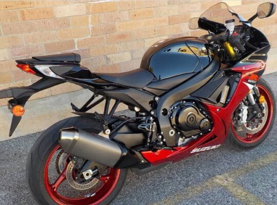 2018 Suzuki GSX-R1000 WhatsApp(+971586703639)