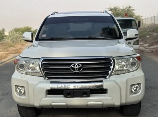 TOYOTA LAND CRUISER—2014–GCC—FREE ACCIDENT—LOW MIL