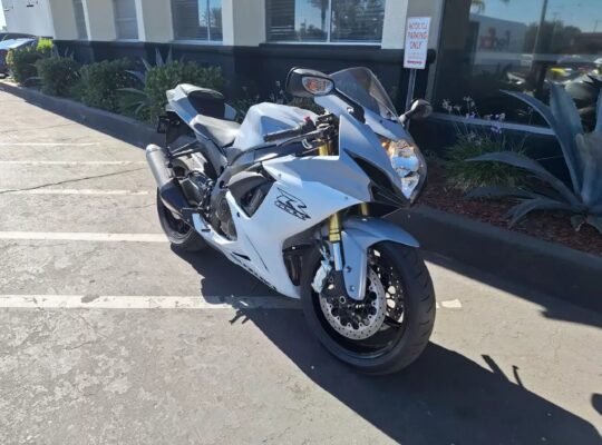 2022 SUZUKI GSXR