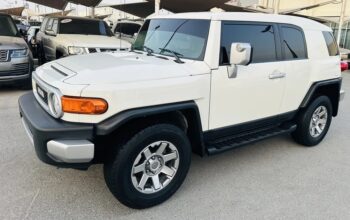 تويوتا إف جي كروزر 2022 خليجي شاشه كبيره كاميرا فو