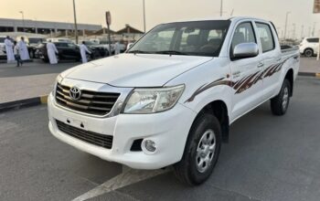 تويوتا هايلكس دبل كبينه 4X4 موديل 2014