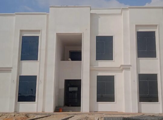 شقه واسعه وجديده للايجار