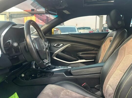 شفروليه كومارو 2018 2SS V8 فل مواصفات بحاله ممتازه