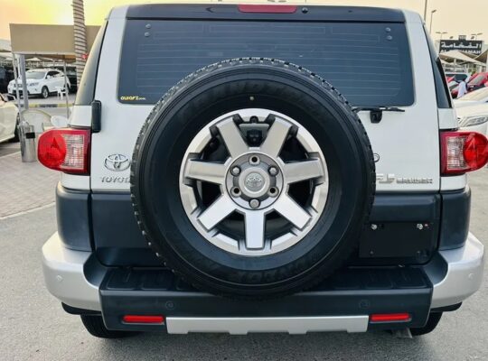 تويوتا إف جي كروزر 2022 خليجي شاشه كبيره كاميرا فو