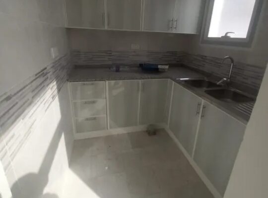 شقه واسعه وجديده للايجار