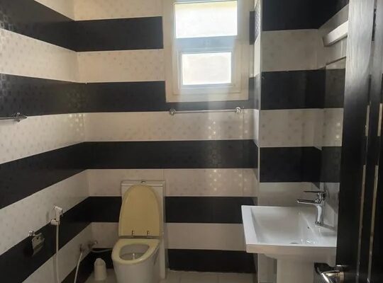 للبيع فيلا 5 غرف نوم مكونه من طابقين .تشطيب سوبر ل