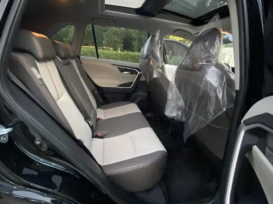 تويوتا راف فور 2021 ادفشنر 1/1 فل اوبشن خليجي الفط