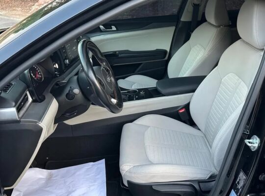 kia K5 model 2021 gcc specs first owner