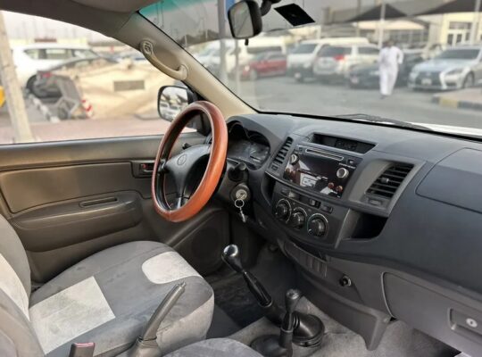 تويوتا هايلكس دبل كبينه 4X4 موديل 2014