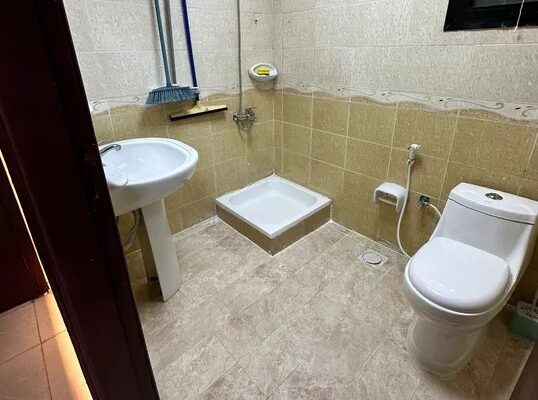 غرفة ثنائية نضيفه جدا – مشاركة سكن نظيف