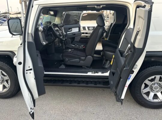 تويوتا إف جي كروزر 2022 خليجي شاشه كبيره كاميرا فو