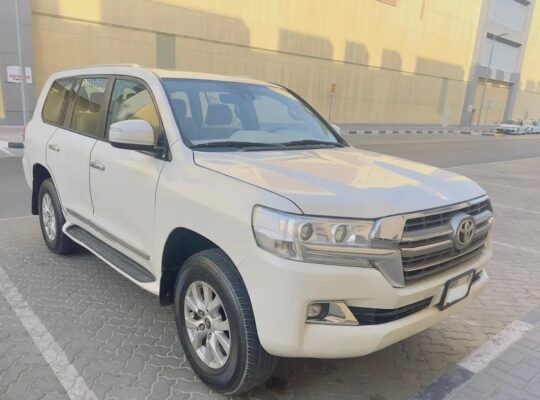 Land Cruiser Grand Touring 2017 Model V8, VXR, 5.7