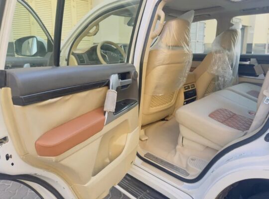 Land Cruiser Grand Touring 2017 Model V8, VXR, 5.7