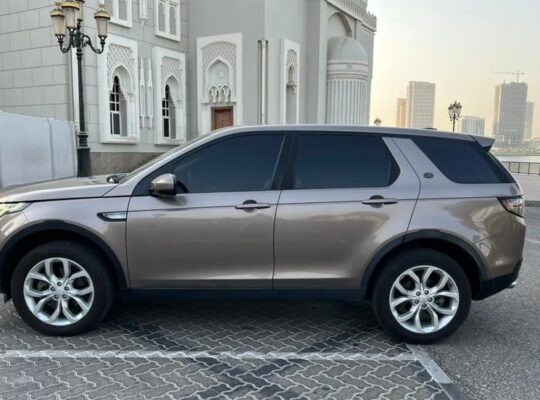 Land Rover Discovery Soprt i4 Model 2016 GCC SPACS