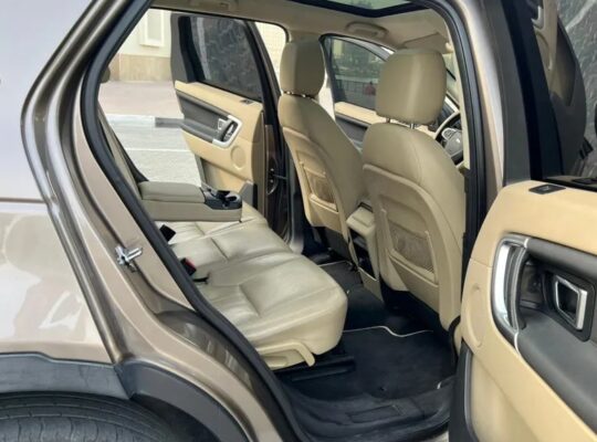 Land Rover Discovery Soprt i4 Model 2016 GCC SPACS