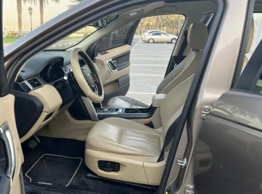Land Rover Discovery Soprt i4 Model 2016 GCC SPACS