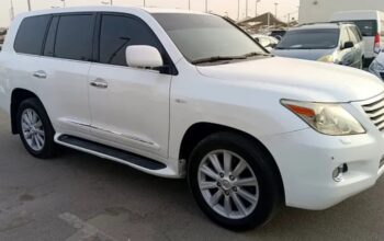 لكزس lx570 خليجي صبغ وكالة اول مالك رقم واحد فل او