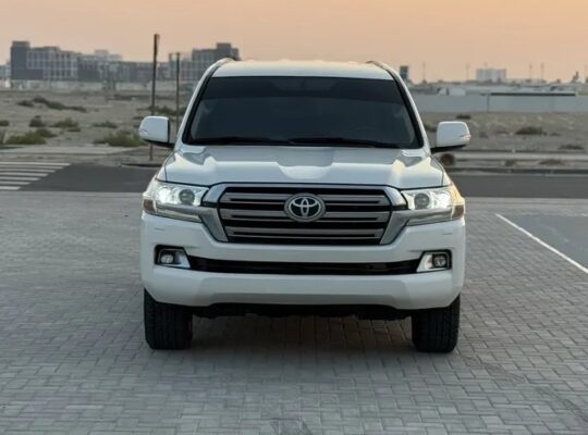 لاند كروزر ديزل 2019 GXR V8 توين تيربو