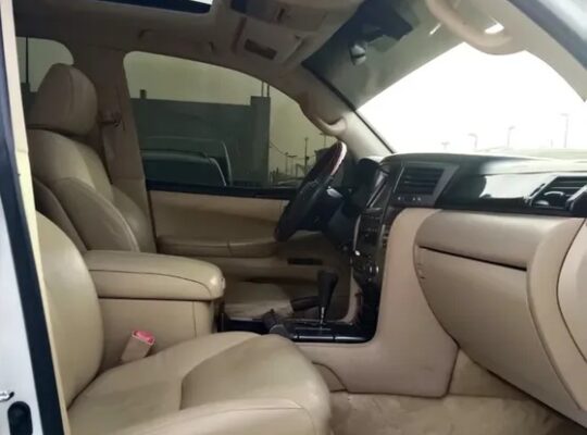 لكزس lx570 خليجي صبغ وكالة اول مالك رقم واحد فل او