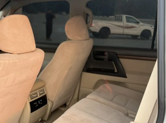 لاند كروزر ديزل 2019 GXR V8 توين تيربو