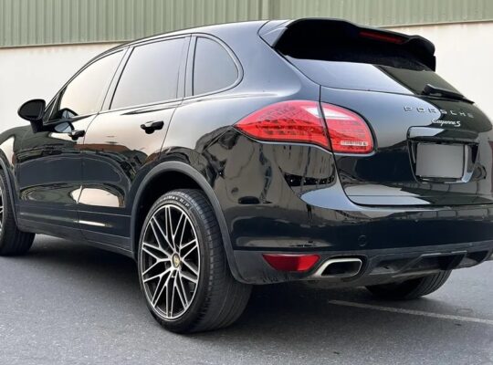 بورش كايان وارد اليابان