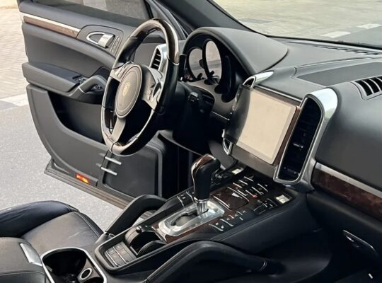 بورش كايان وارد اليابان