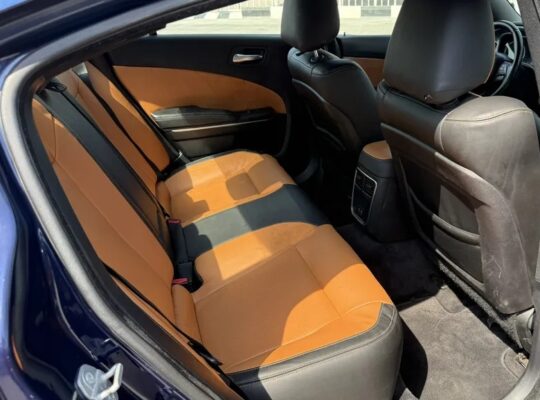 Dodge Charger SXT V6