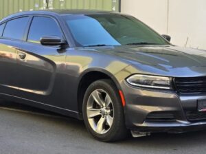 دودج شارجر موديل 2019 لون رمادي 6 سلندر بحالة ممتا