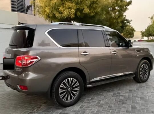 نيسان باترول فل اوبشن مخزن جديد جداً بحالة الوكالة