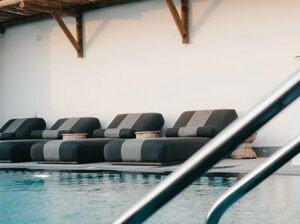 Hotel with Swimming Pool in jumeirah