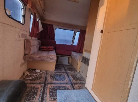 كرفان اوربي للبيع مع اضافاة خزانين بحالة ممتاز اقل