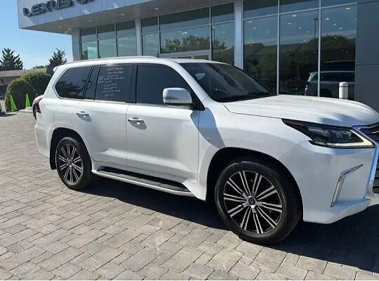 Lexus LX 570 luxury