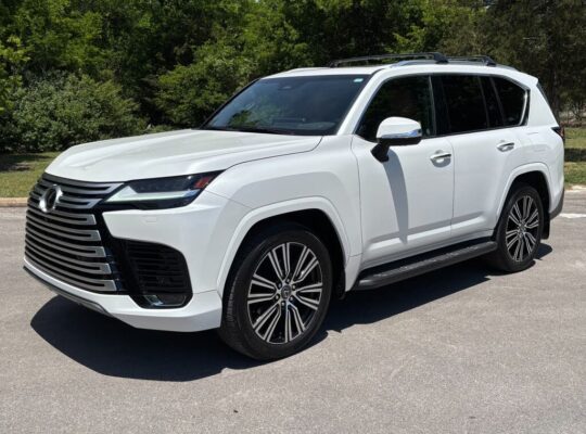 2025 Lexus LX 600 Luxury AWD WhatsApp+97158670363